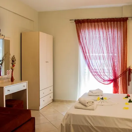 Hotel Golden βeach Vrasná