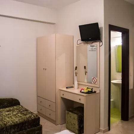 Golden βeach Hotel *