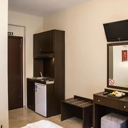Golden βeach Hotel Vrasná
