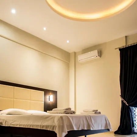 Hotel Golden βeach Vrasná